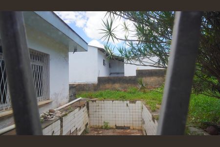 Vista  de casa à venda com 3 quartos, 310m² em Medianeira, Porto Alegre