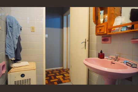 Casa à venda com 310m², 3 quartos e 1 vagaBanheiro corredor 1