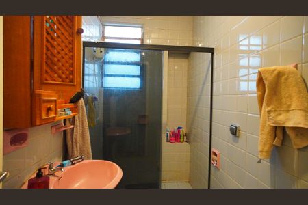 Casa à venda com 310m², 3 quartos e 1 vagaBanheiro corredor 1