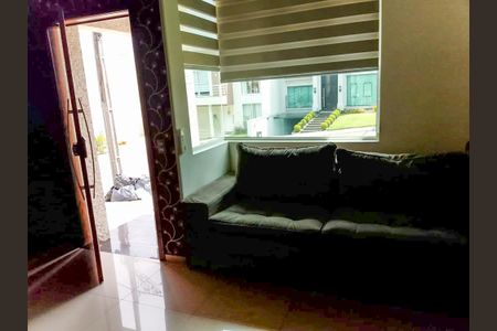 Casa de condomínio para alugar com 220m², 4 quartos e 4 vagasSala tv