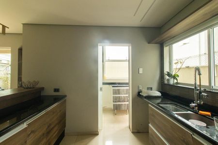 Casa de condomínio para alugar com 220m², 4 quartos e 4 vagasCozinha