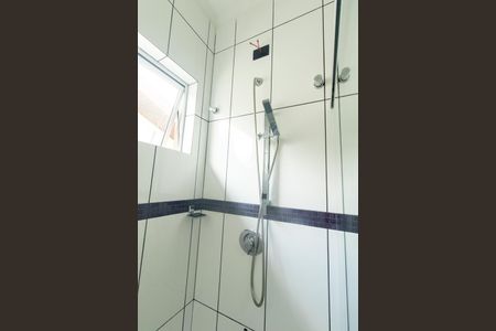 Casa de condomínio para alugar com 220m², 4 quartos e 4 vagasBanheiro da Suite 3