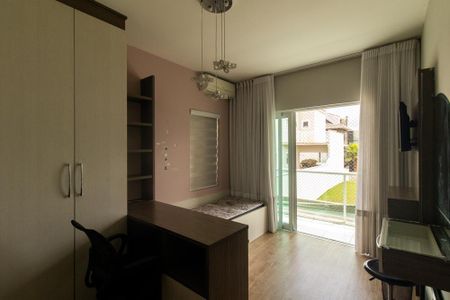 Casa de condomínio para alugar com 220m², 4 quartos e 4 vagasQuarto 2 - Suíte 2