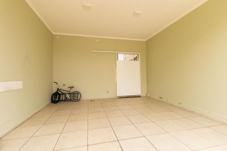 Casa de condomínio para alugar com 220m², 4 quartos e 4 vagasGaragem