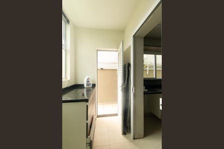 Casa de condomínio para alugar com 220m², 4 quartos e 4 vagasÁrea de Serviço