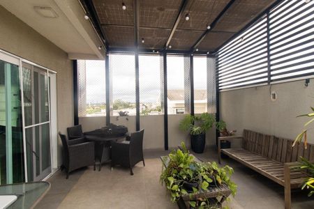 Casa de condomínio para alugar com 220m², 4 quartos e 4 vagasVaranda