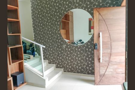 Casa de condomínio para alugar com 220m², 4 quartos e 4 vagasSala tv