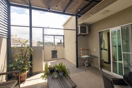 Casa de condomínio para alugar com 220m², 4 quartos e 4 vagasVaranda