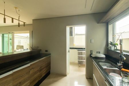 Casa de condomínio para alugar com 220m², 4 quartos e 4 vagasCozinha