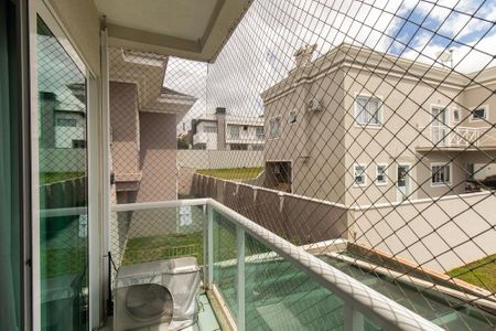 Casa de condomínio para alugar com 220m², 4 quartos e 4 vagasVaranda do Quarto 2 Suite 2