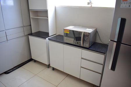 Apartamento para alugar com 76m², 2 quartos e sem vagaCozinha - Armários
