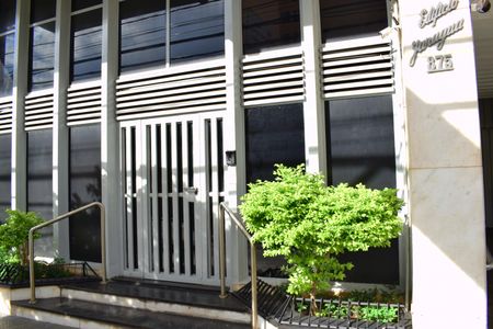 Apartamento para alugar com 76m², 2 quartos e sem vagaFachada e portaria