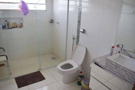 Apartamento para alugar com 76m², 2 quartos e sem vagaBanheiro