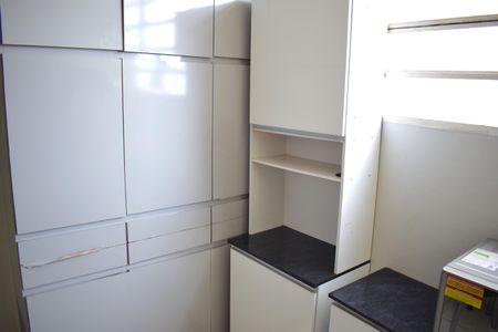 Apartamento para alugar com 76m², 2 quartos e sem vagaCozinha - Armários