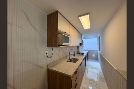 Apartamento para alugar com 84m², 3 quartos e 2 vagas Apartamento para alugar com 84m², 3 quartos e 2 vagasCozinha e Área de Serviço