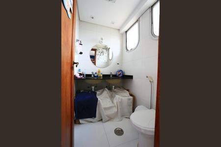 Apartamento à venda com 235m², 4 quartos e 5 vagasBanheiro da Suíte 3