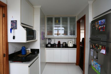 Apartamento à venda com 235m², 4 quartos e 5 vagascozinha