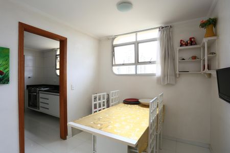 Apartamento à venda com 235m², 4 quartos e 5 vagascopa