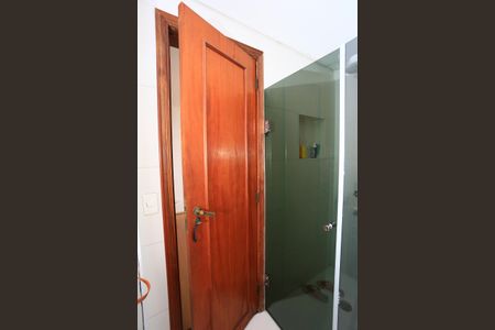 Apartamento à venda com 235m², 4 quartos e 5 vagasBanheiro da Suíte 2