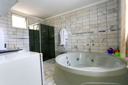 Apartamento à venda com 235m², 4 quartos e 5 vagasBanheiro da Suíte 1