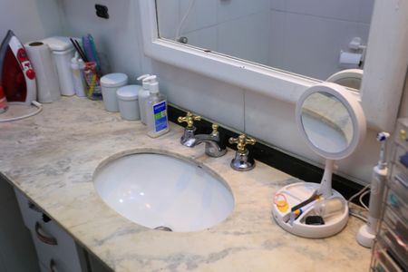 Apartamento à venda com 235m², 4 quartos e 5 vagasBanheiro da Suíte 2