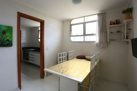 Apartamento à venda com 235m², 4 quartos e 5 vagascopa