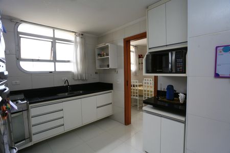 Apartamento à venda com 235m², 4 quartos e 5 vagascozinha