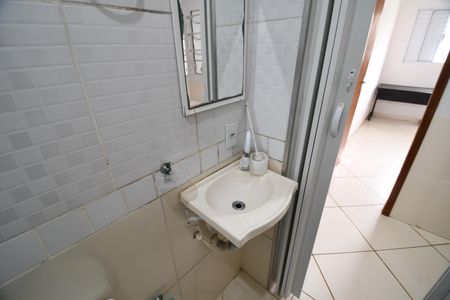 Banheiro de kitnet/studio para alugar com 1 quarto, 35m² em Cidade Universitária, Campinas