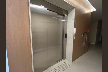 Apartamento para alugar com 39m², 1 quarto e 1 vagaElevador 