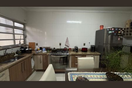 Casa à venda com 350m², 3 quartos e 3 vagas Casa à venda com 350m², 3 quartos e 3 vagasCozinha