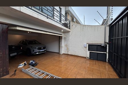 Casa à venda com 350m², 3 quartos e 3 vagas Casa à venda com 350m², 3 quartos e 3 vagasGaragem