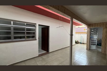 Casa à venda com 350m², 3 quartos e 3 vagas Casa à venda com 350m², 3 quartos e 3 vagasQuintal