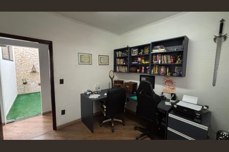 Casa à venda com 350m², 3 quartos e 3 vagas Casa à venda com 350m², 3 quartos e 3 vagasQuarto 2