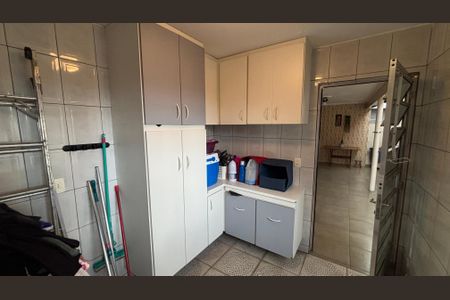 Casa à venda com 350m², 3 quartos e 3 vagas Casa à venda com 350m², 3 quartos e 3 vagasÁrea de Serviço