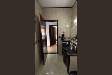 Casa à venda com 350m², 3 quartos e 3 vagas Casa à venda com 350m², 3 quartos e 3 vagasBanheiro