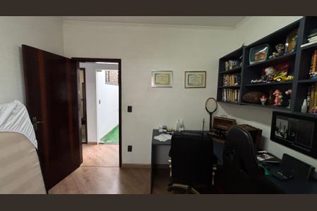 Casa à venda com 350m², 3 quartos e 3 vagas Casa à venda com 350m², 3 quartos e 3 vagasQuarto 2