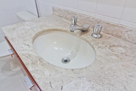 Apartamento à venda com 64m², 3 quartos e 1 vaga Apartamento à venda com 64m², 3 quartos e 1 vagaBanheiro