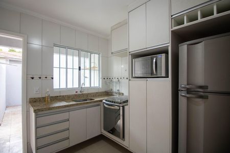 Casa à venda com 85m², 2 quartos e 2 vagasCozinha 