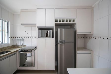 Casa à venda com 85m², 2 quartos e 2 vagasCozinha 