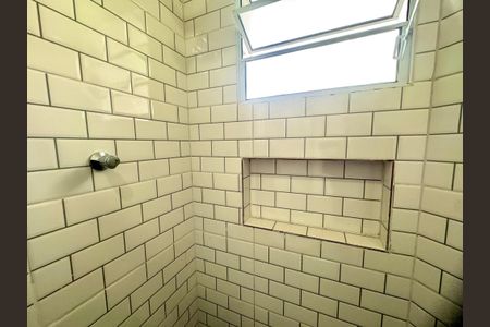 Banheiro de apartamento para alugar com 1 quarto, 22m² em Portal dos Gramados, Guarulhos