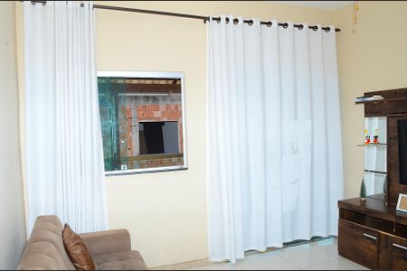 Sala de casa de condomínio para alugar com 2 quartos, 110m² em São Gabriel, Belo Horizonte