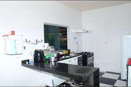 Casa de condomínio para alugar com 110m², 2 quartos e 1 vagaCozinha