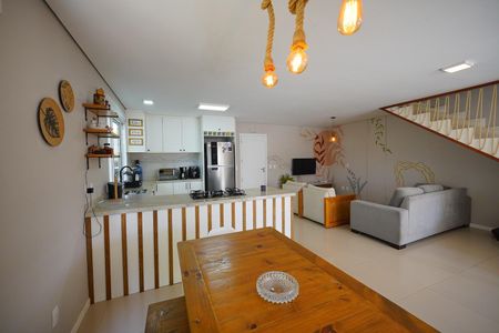 Sala de casa para alugar com 3 quartos, 200m² em Campeche, Florianópolis
