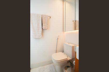 Apartamento para alugar com 74m², 2 quartos e 1 vaga Apartamento para alugar com 74m², 2 quartos e 1 vagaBanheiro da Suíte 2