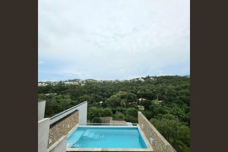 Casa à venda com 340m², 4 quartos e 4 vagas