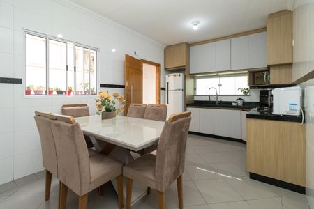 Casa para alugar com 136m², 4 quartos e 4 vagasCozinha