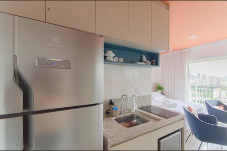 Cozinha de kitnet/studio à venda com 1 quarto, 27m² em Liberdade, São Paulo