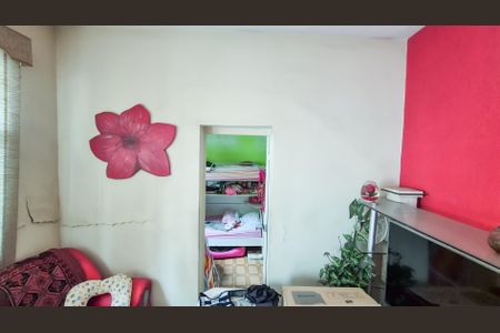 Sala de casa à venda com 2 quartos, 72m² em Olaria, Rio de Janeiro