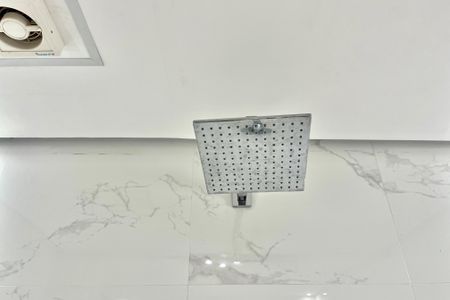 Casa à venda com 206m², 4 quartos e 2 vagas Casa à venda com 206m², 4 quartos e 2 vagasBanheiro