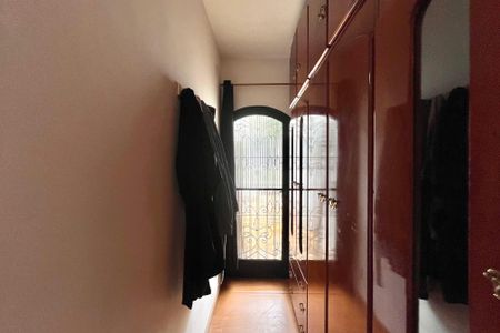 Casa à venda com 206m², 4 quartos e 2 vagas Casa à venda com 206m², 4 quartos e 2 vagasQuarto 2